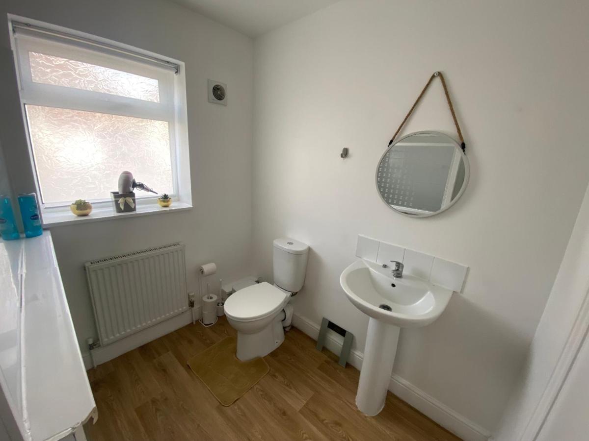 Private House With Free Park For Group Near Wembley Station Villa Londen Buitenkant foto