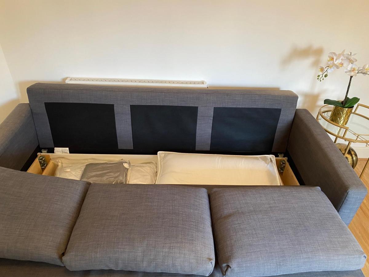 Private House With Free Park For Group Near Wembley Station Villa Londen Buitenkant foto